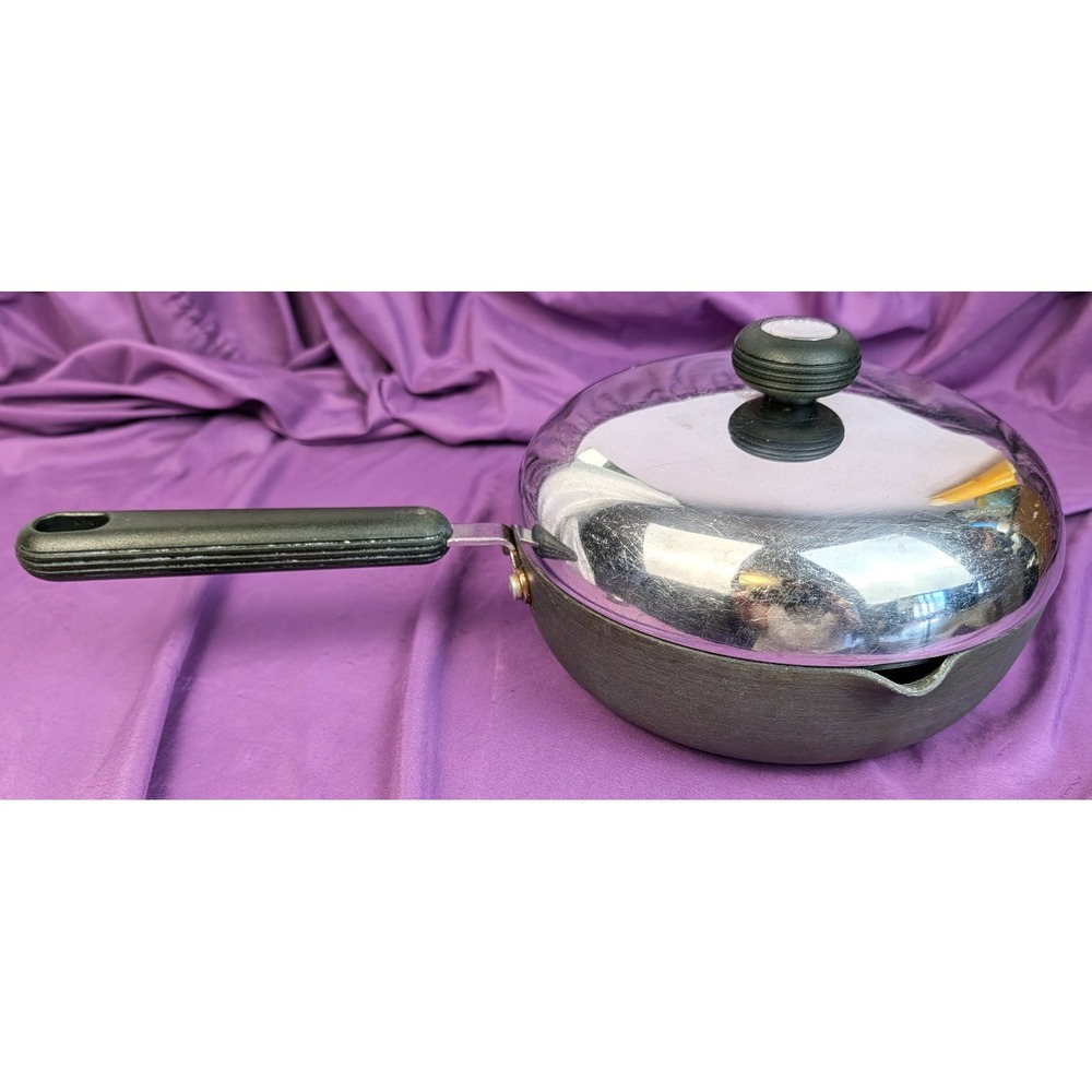 Circulon 9" Skillet, Sauce Saute Pan Hard Anodized Nonstick With Lid